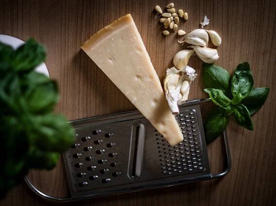 Cena za parmezán tento rok prudko vzrastie, upozorňujú odborníci