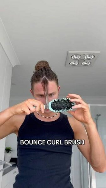 Bounce curl brush #lifestyle #shorts #curlyhair #curls #mensstyle #menshair #trending