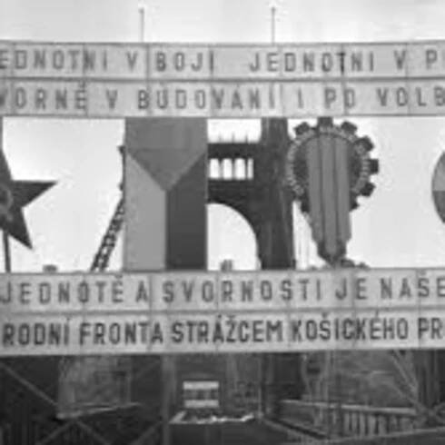 Národní fronta - zas a znova?, vydává Přepište dějiny