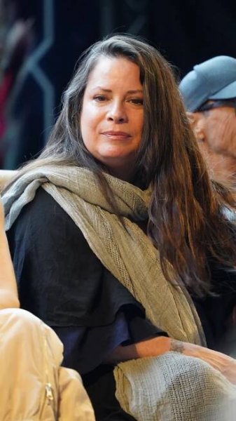 Holly Marie Combsová