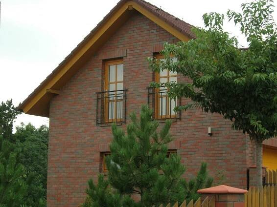 Cihly Kliner Canberra na fasádě