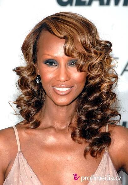 Iman - celebrity účes - HappyHair