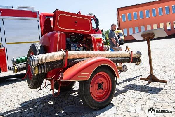 Hasiči městyse Stonařov mají novou Tatru Terra od THT Polička, cisterna nahradí starou Liazku | POŽÁRY.cz - ohnisko žhavých