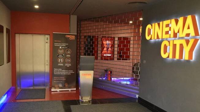 Vstup do Cinema City Slovanský dům