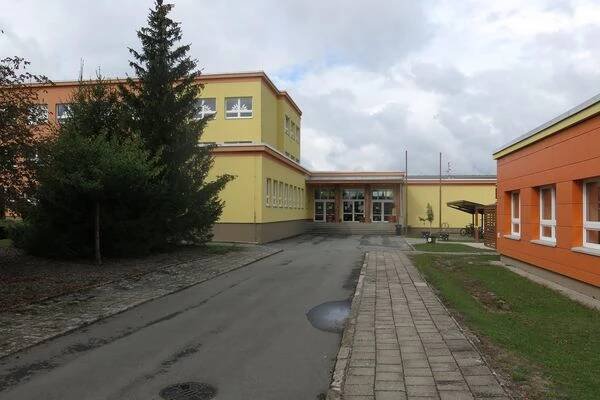 ZŠ a MŠ Smidary, okres Hradec Králové foto 1