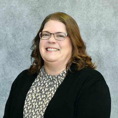Lisa Becker 2023 headshot