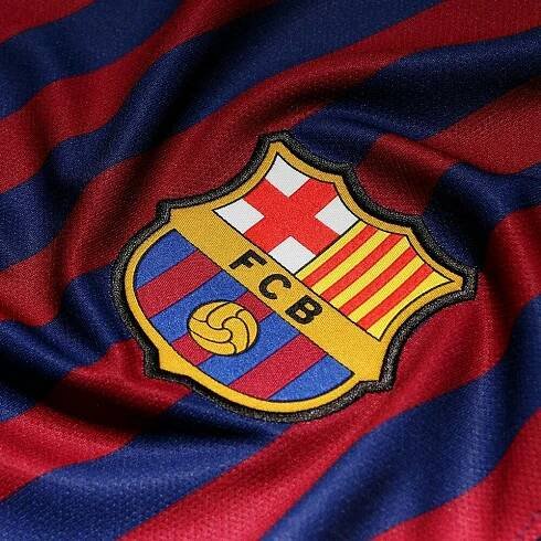 Pin de Sherzod Maksutov em Барса | Camisetas de futebol, Futebol soccer, Parede de futebol