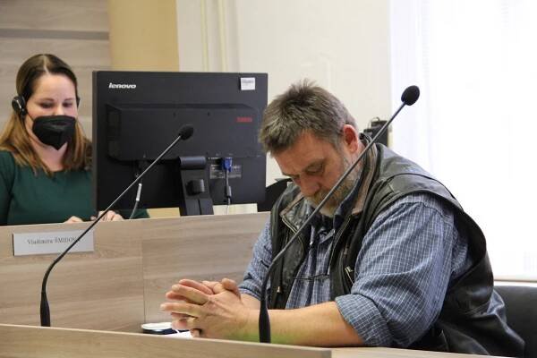 Farmáře dál soudí za trápení zvířat u Hustopečí. U soudu svědčil veterinář