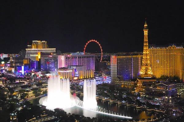 Vegas Baby! - Las Vegas, USA - Discovering New Skies