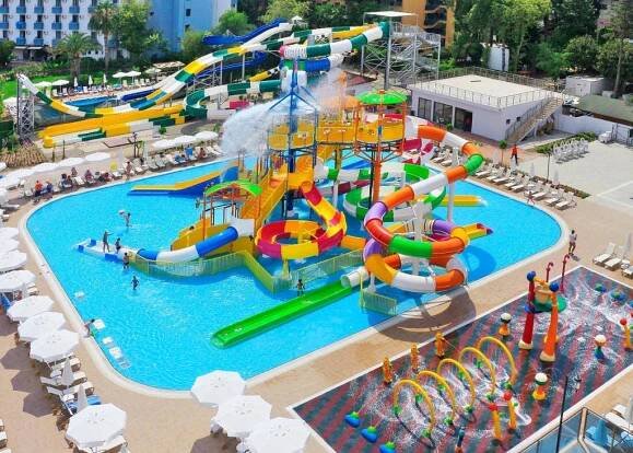 Club Aqua Plaza