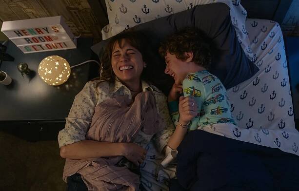 Smrt nás spojí - To zvládneme - Z filmu - Linda Cardellini, Luke Roessler