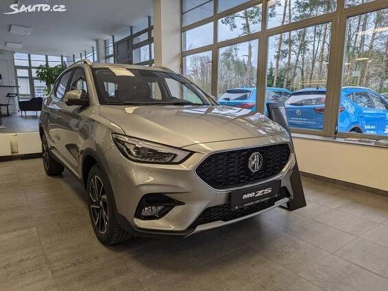 MG ZS 1.5 MT5 EMOTION PLUS