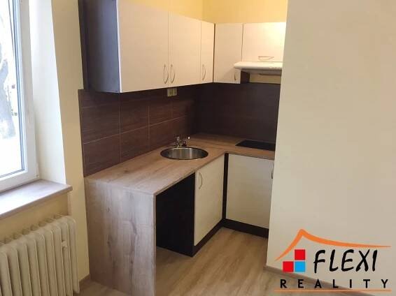 Pronájem zrekonstruovaného bytu 1+kk/30m² na ulici Martinovská, Ostrava - Martinov | FLEXI REALITY s.r.o.