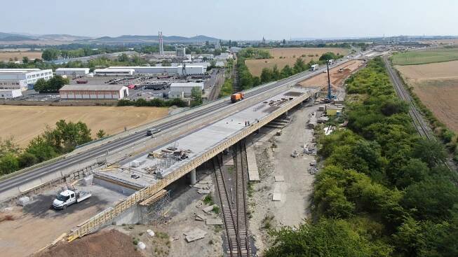 Hotovo. Louny mají po čtvrt století plnohodnotný dálniční obchvat - Zdopravy.cz