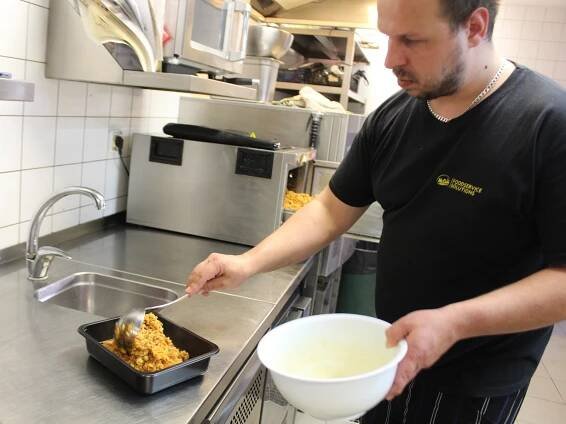 Provozovatel restaurace: Vydrželi jsme rok, tak už to musíme nějak dobojovat
