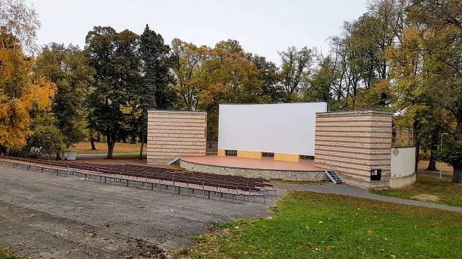Amfiteátr výstaviště Louny (Amfiteátr, letní kulturní areál) • Mapy.com