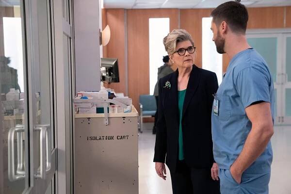 Nemocnice New Amsterdam - Zásah - Z filmu - Debra Monk