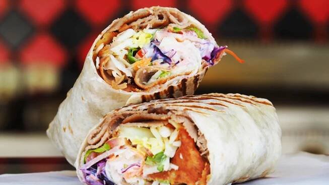 Malý, velký nebo XXL kebab v tortille či pitě s náplní podle výběru