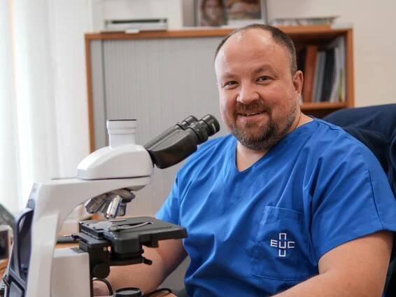 Chtěl jsem působit v oboru, kde jde výzkum dopředu, říká MUDr. Vít Martin Matějka, klinický onkolog z EUC Kliniky Plzeň