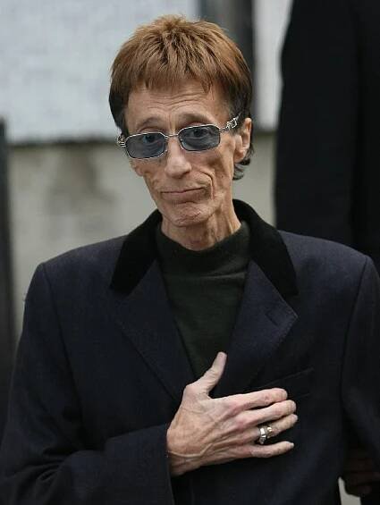 Robin Gibb z Bee Gees musel na další operaci