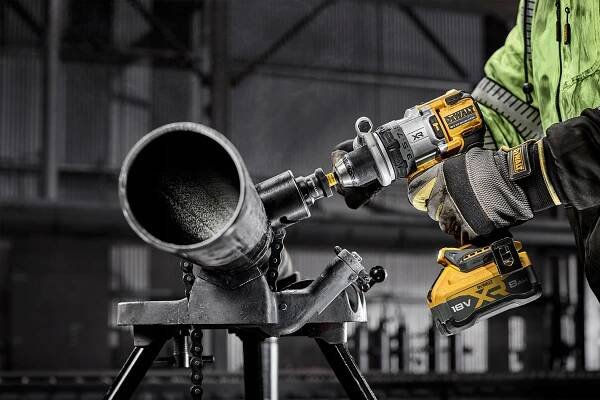 AKU VRTAČKA 18V PŘEPRAVNÍ KUFR TSTAK DEWALT DCD1007NT Napájení nabíjecí baterie