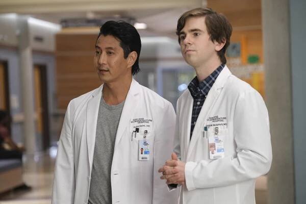 Dobrý doktor - Nováčci - Z filmu - Will Yun Lee, Freddie Highmore