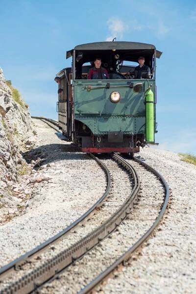 Vydejte se po nejstrmější rakouské ozubnicové železnici SchafbergBahn – Cysnews