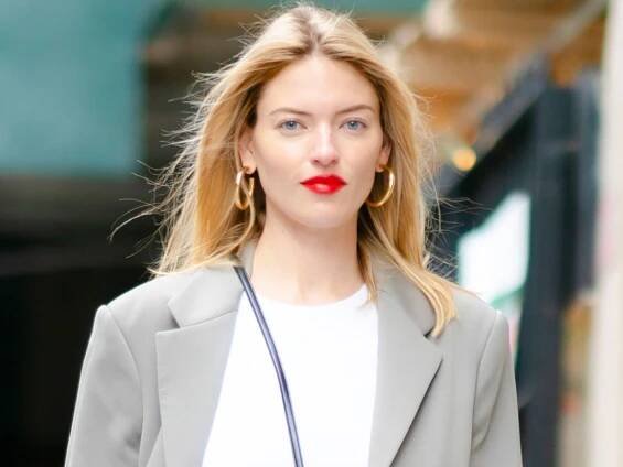 martha-hunt-engagement-ring-284765-1578531267616-main