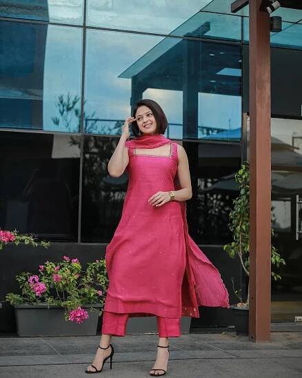 Neeta Pillai: 15+ Dazzling Photos That Highlight Their Unique Style and Personality 32