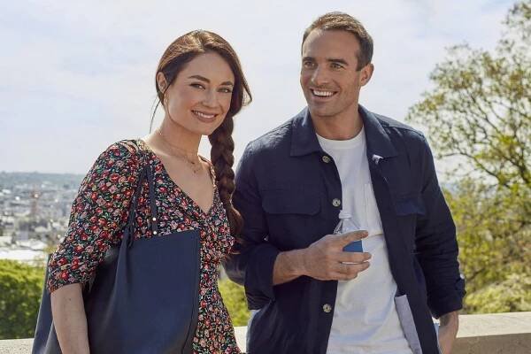 Mallory Jansen, Joshua Sasse - Her Pen Pal - Z filmu