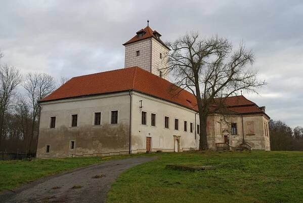 Neratovice plánují úpravy návsi v Lobkovicích v historickém duchu