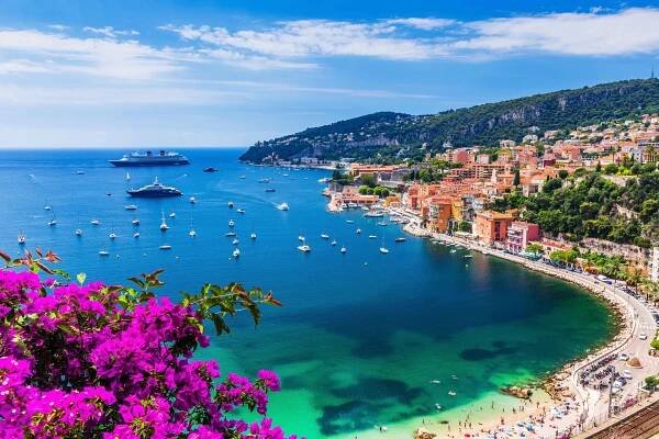 Beach holidays in France 2025 / 2026