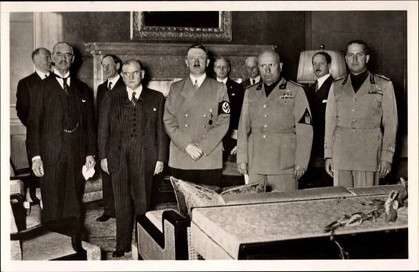 Mnichov 1938 a Kyjev 2022. Proč my jsme se nebránili?
