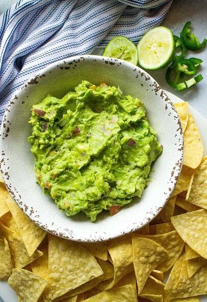 The BEST Homemade Guacamole