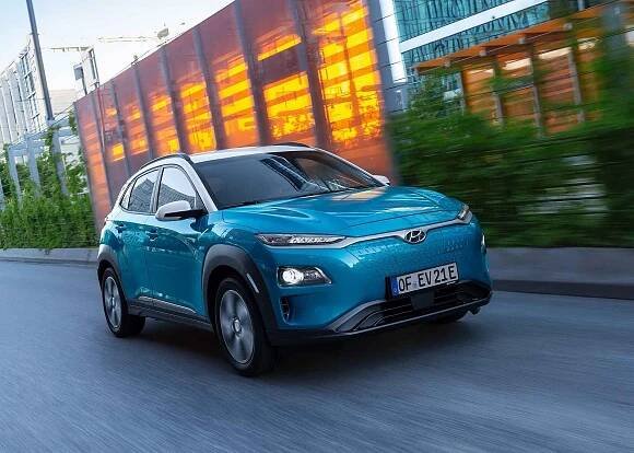 Elektromobil se proti běžnému autu sotva vyplatí. Bez ohledu na nižší náklady
