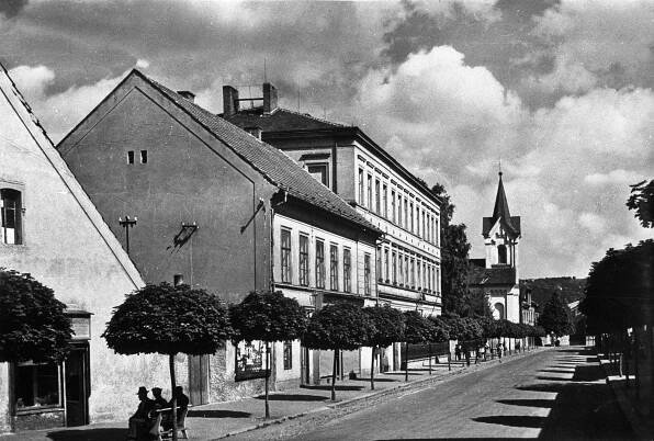 Libčice nad vltavou / kostely - Města a městečka