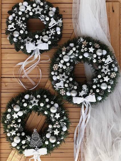 Świąteczne wianki | Decorazioni natalizie rustiche, Decorazioni natalizie, Ghirlande di natale