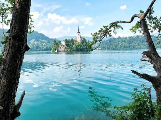 SLOVINSKÁ ROADTRIP TŘETÍ DÍL – VÝLET NA JEZERO BLED – Máma na cestách