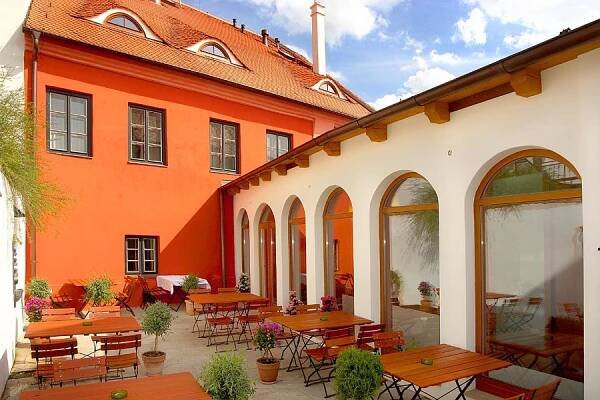 Restaurace