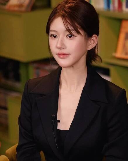 Famous Chinese Actress Zhao Lusi