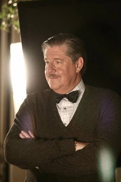 Gilmorova děvčata - Jednadvacet je to nejsmutnější číslo - Z filmu - Edward Herrmann