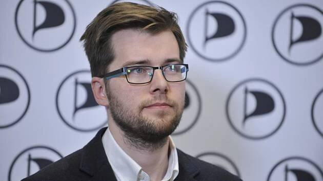 Piráti: Některá opatření proti koronaviru nebyla správně schválena