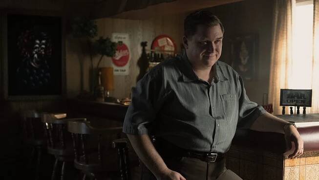 First Look at Michael Chernus as John Wayne Gacy in True-Crime Series ‘Devil in Disguise’