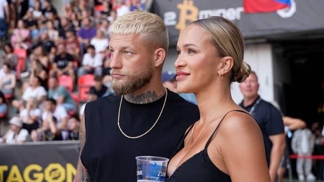Královna výstřednosti Nela Slováková: Na Oktagonu ukázala zadeček v průsvitném modelu. Jsem na ni pyšný, říká její přítel