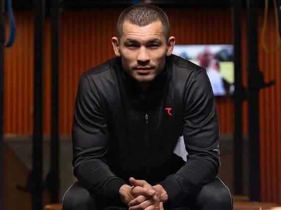 Makhmud Muradov: Bojovník Oktagonu a přítelkyně