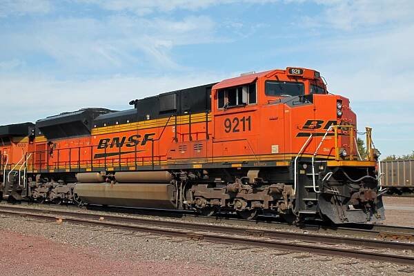 Soubor:BNSF 9211 Lincoln, NE 10-19-2014.jpg – Wikipedie