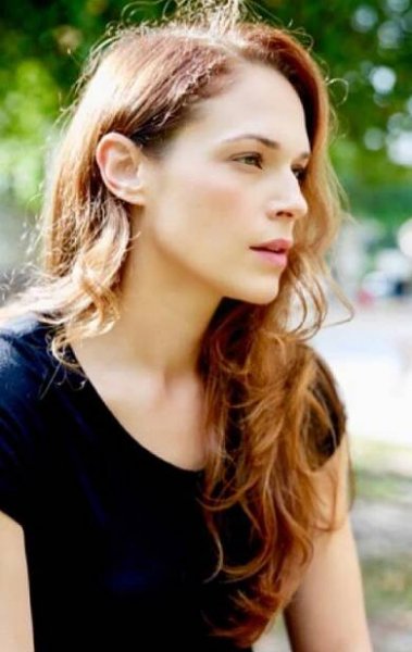 Amanda Righetti Bio with Age, Height, Hot pics, Husband & Son>