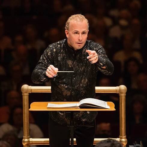 A Met Orchestra of Mixed Quality Returns to Carnegie Hall