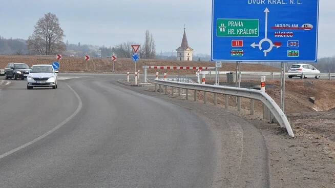 Soud zbavil dostavbu dálnice D11 překážky - Novinky
