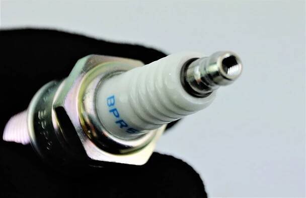Set of 24 NGK Spark Plugs 7734 with Removable Tip BPR5ES - Image 6